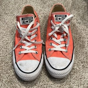 Coral/Peach/Pink Low-Top Converse Size 8